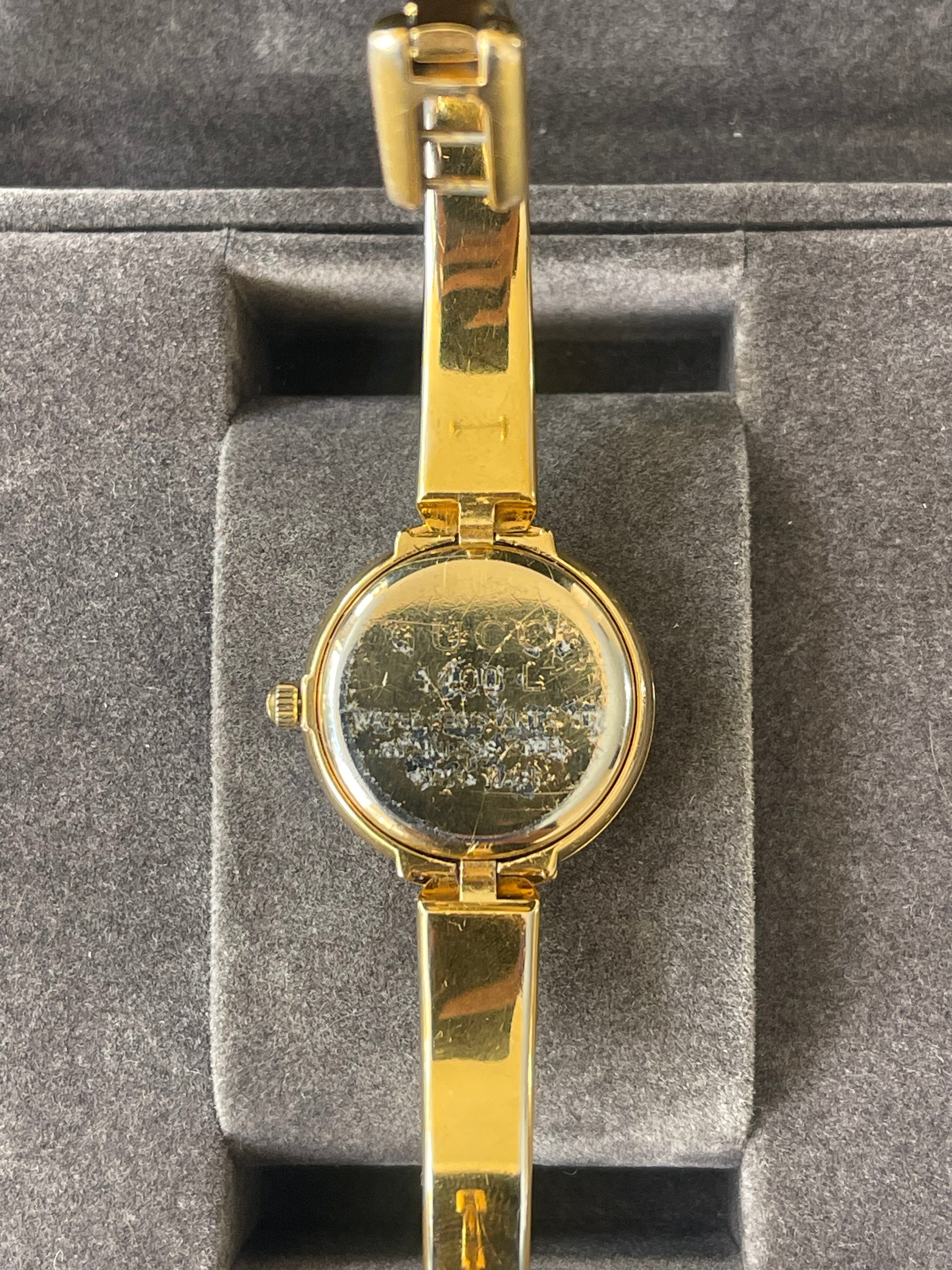 Gucci 1400L White Dial Gold-plated Wristwatch